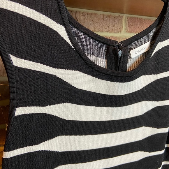Abstract Striped Calvin Klein Dress, Size M - Picture 4 of 6